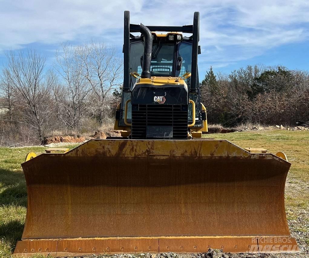 CAT D 4 Bulldozer på larvebånd