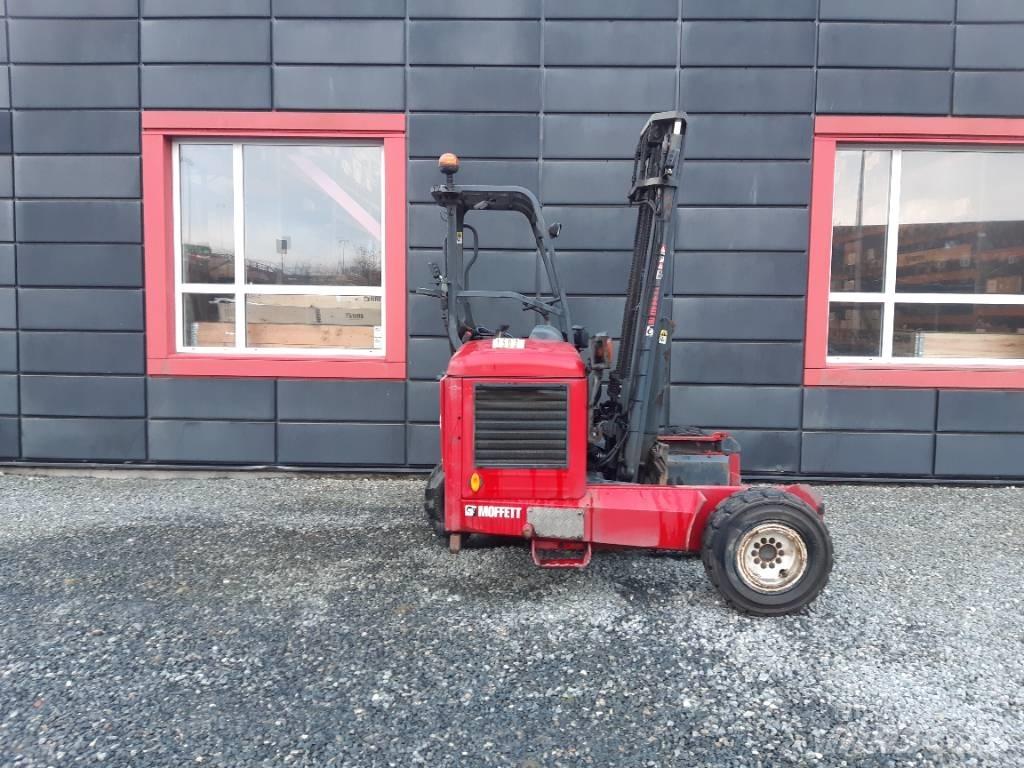 Moffett M5 25.3 Gaffeltrucks - andre