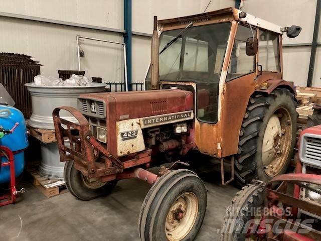 International 423 Traktorer