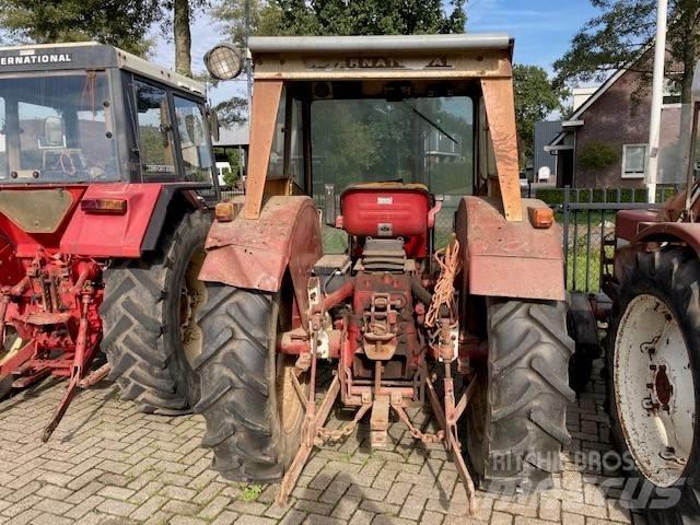 International 423 Traktorer
