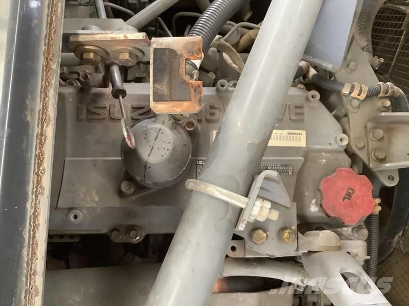 Hitachi ZX 210 LC-5B Gravemaskiner på larvebånd