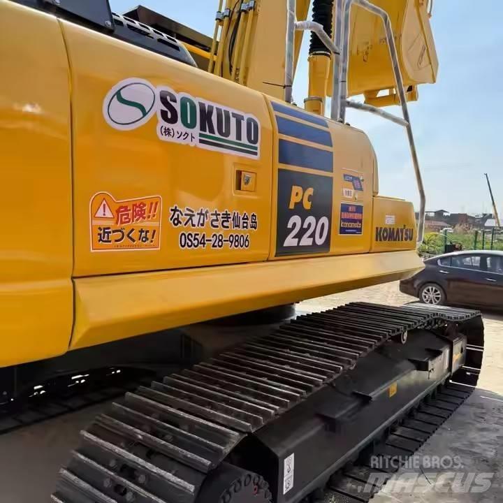 Komatsu PC220-8 Gravemaskiner på larvebånd