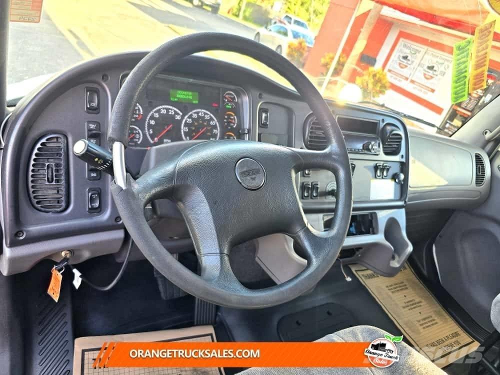 Freightliner M2 106 Kølelastbiler