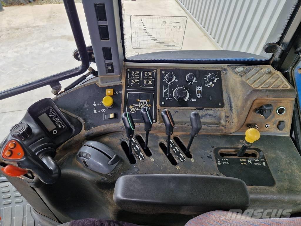New Holland TM 150 Traktorer