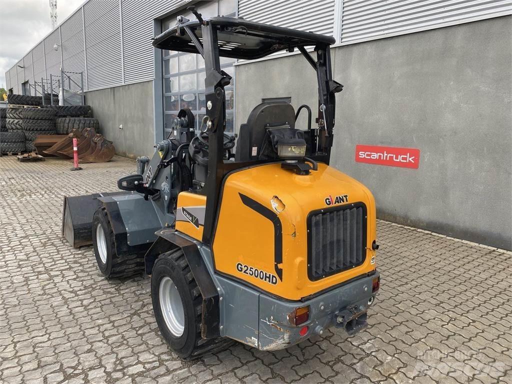 GiANT G2500HD Læssere