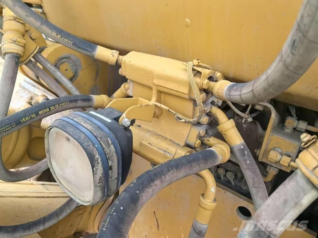 CAT D 8 T Bulldozer på larvebånd