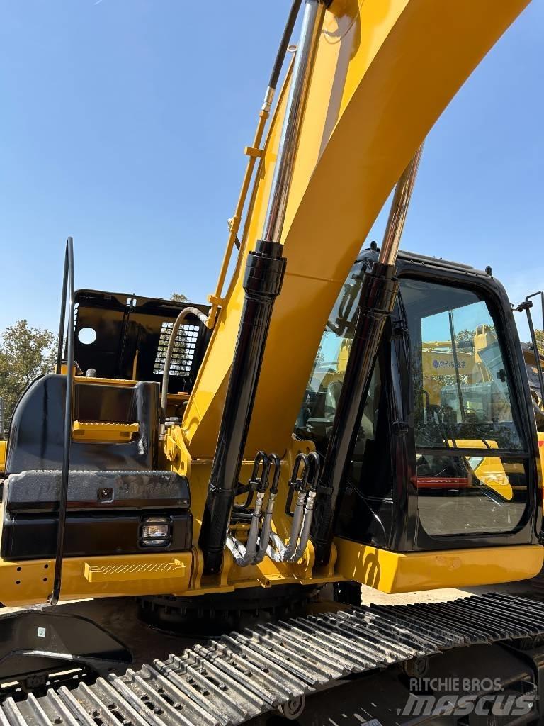 CAT 323 D Gravemaskiner på larvebånd