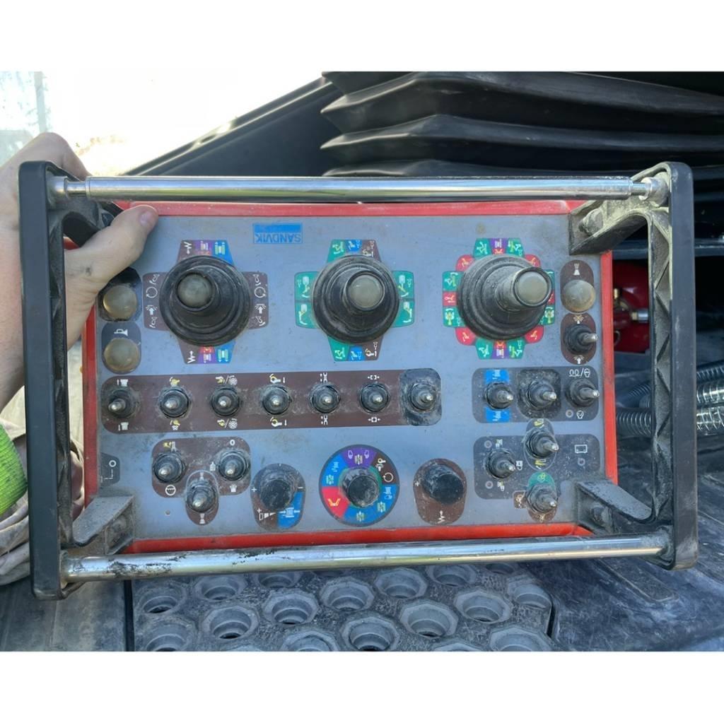 Sandvik DX800i Overfladeboreudstyr / Borerigge
