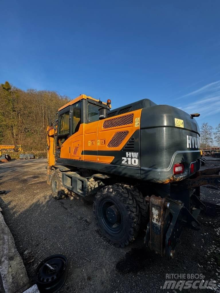 Hyundai HW 210 Gravemaskiner på hjul