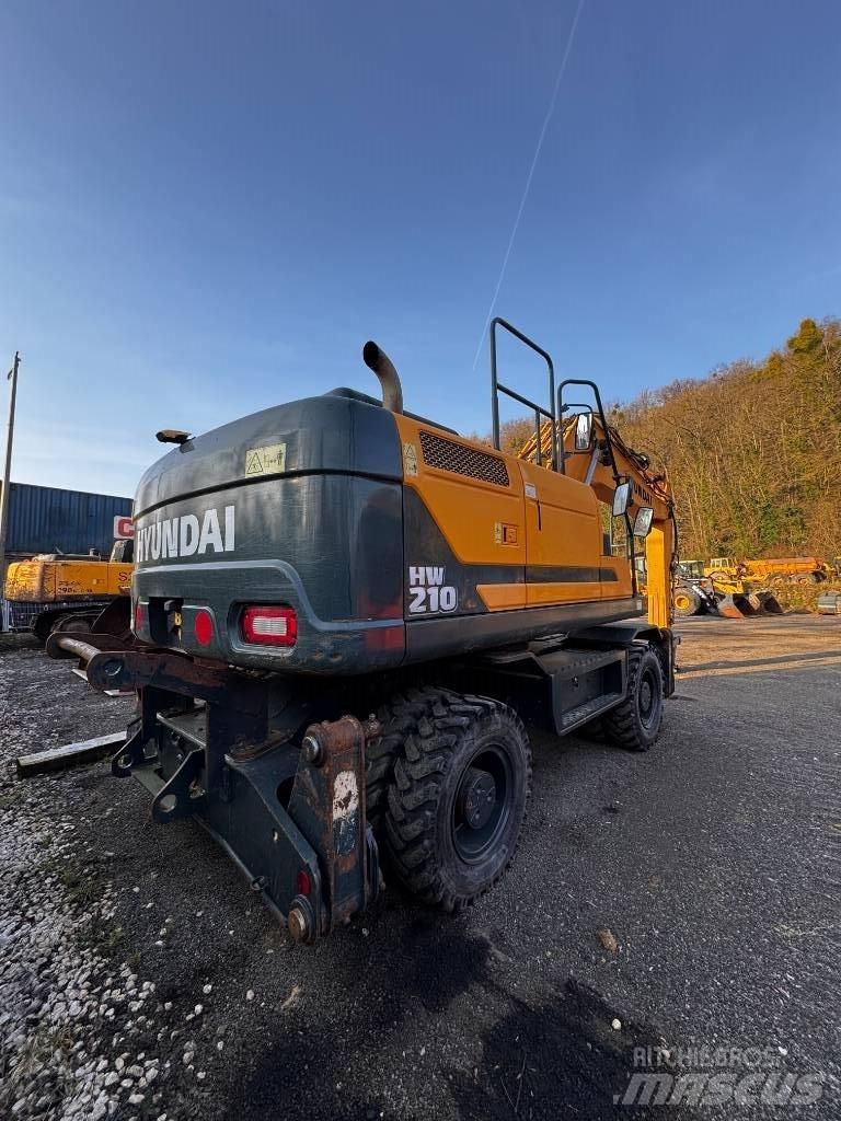 Hyundai HW 210 Gravemaskiner på hjul