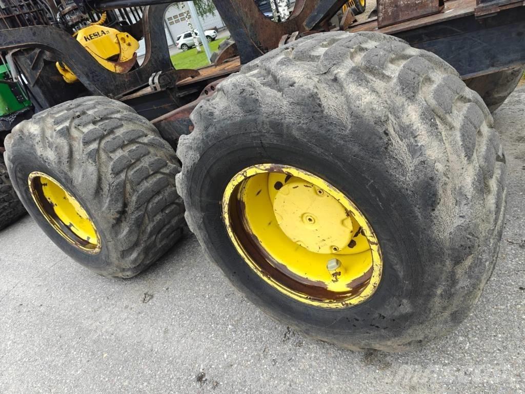 John Deere 1210 E Skovningsmaskiner