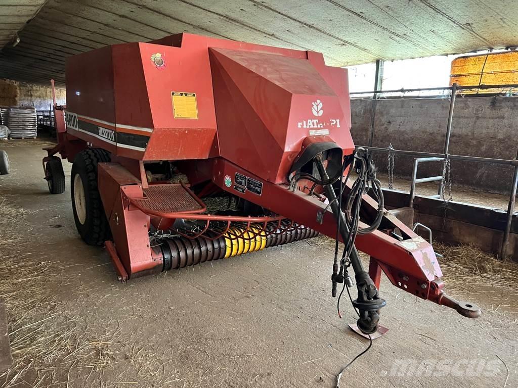 Hesston 4600 Pressere til firkantede baller