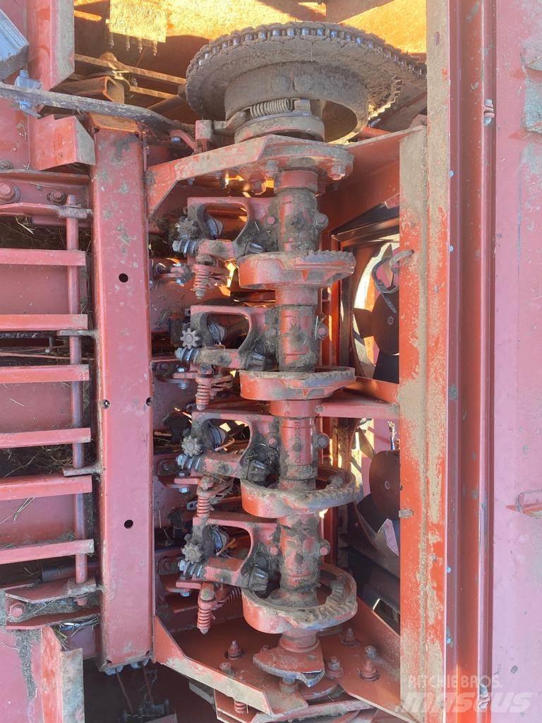 Hesston 4600 Pressere til firkantede baller