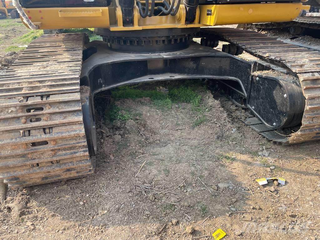 CAT 329 Gravemaskiner på larvebånd