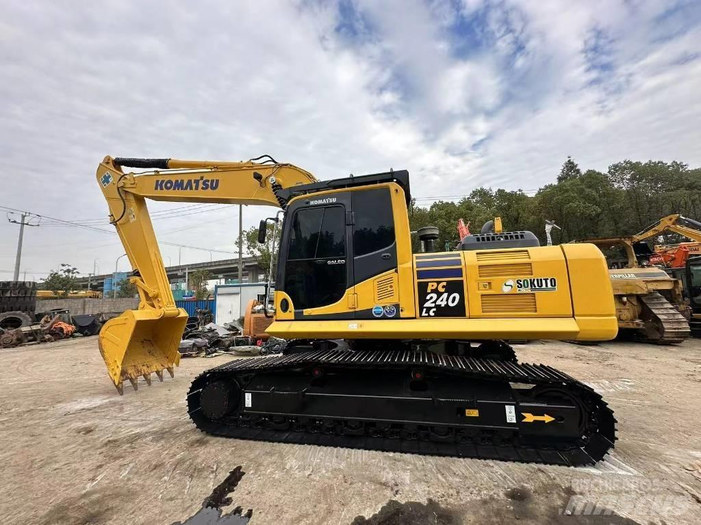 Komatsu PC 240 Gravemaskiner på larvebånd