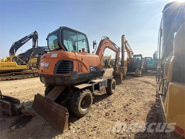 Doosan DX60W Gravemaskiner på hjul