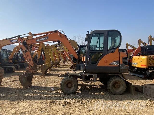 Doosan DX60W Gravemaskiner på hjul