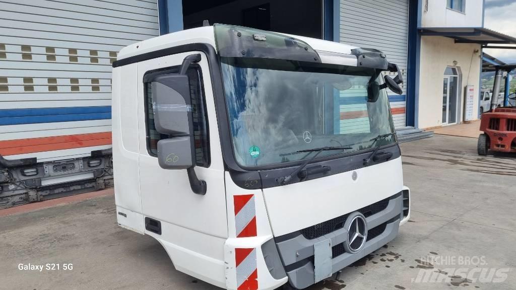 Mercedes-Benz CABIN Kabiner og interiør