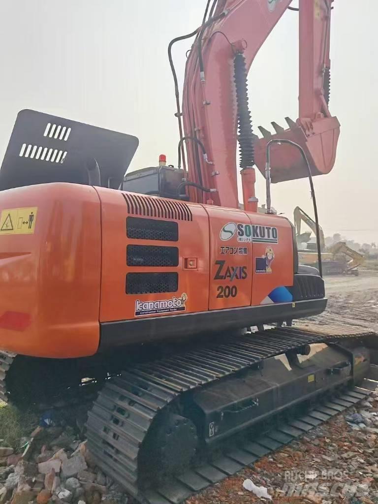 Hitachi 200-3 Gravemaskiner på larvebånd