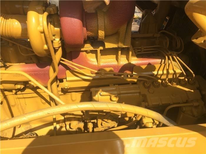 CAT D 6 D Bulldozer på larvebånd