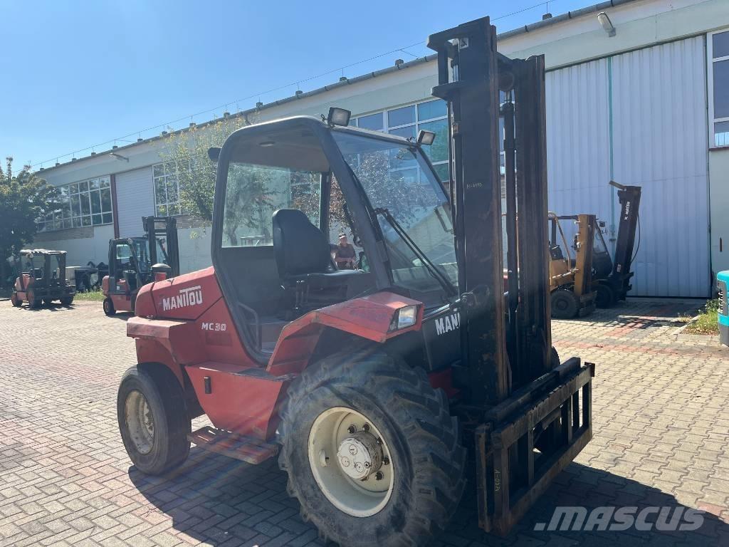 Manitou MC 30 V-4173 Terrængående gaffeltruck