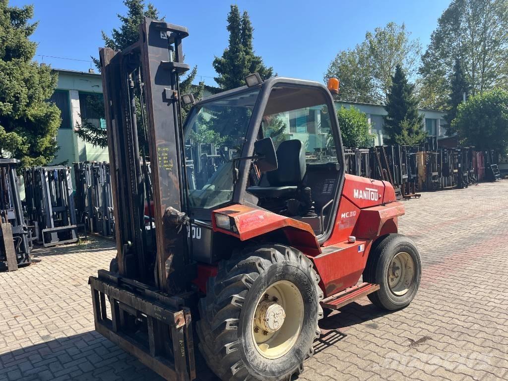Manitou MC 30 V-4173 Terrængående gaffeltruck