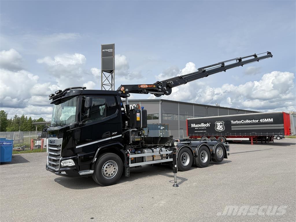DAF XF 530 FAW 8X4 Lastbil med kran