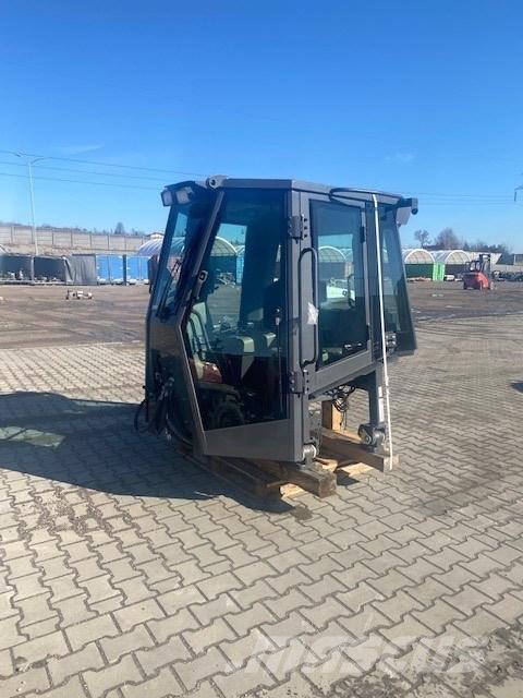 CASE D 1650 NEW CAB Kabiner og interiør
