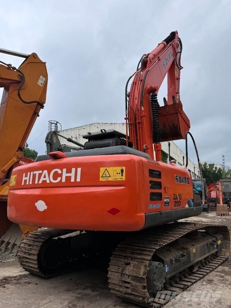 Hitachi ZX 200 Gravemaskiner på larvebånd