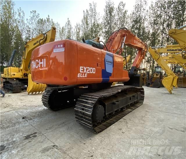Hitachi EX 200-2 Gravemaskiner på larvebånd