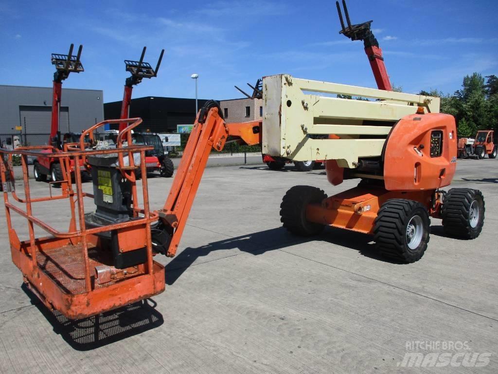 JLG 450AJ (901) Kompakte selvkørende bomlifte