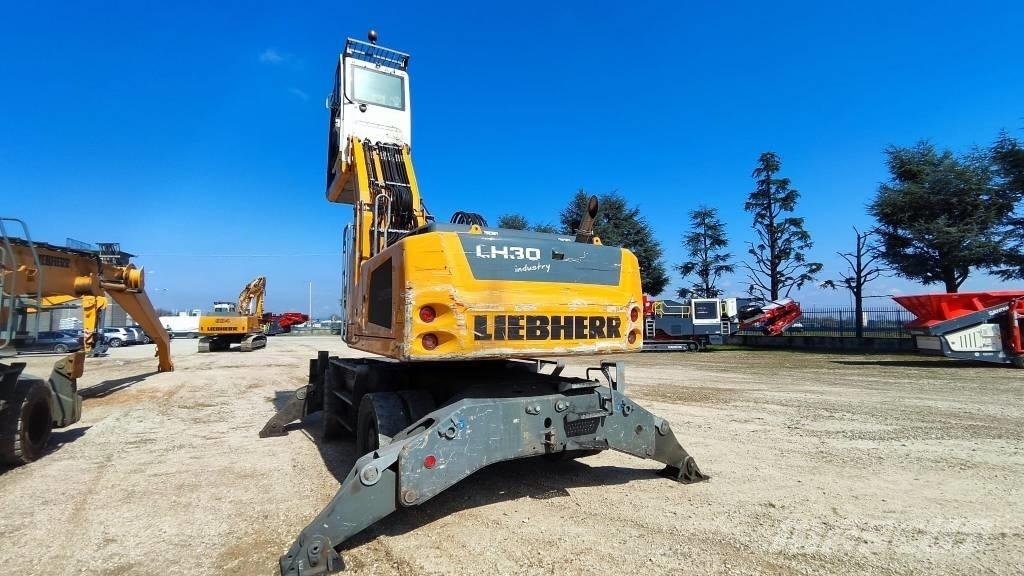 Liebherr LH 30 M Materialehåndteringsmaskiner