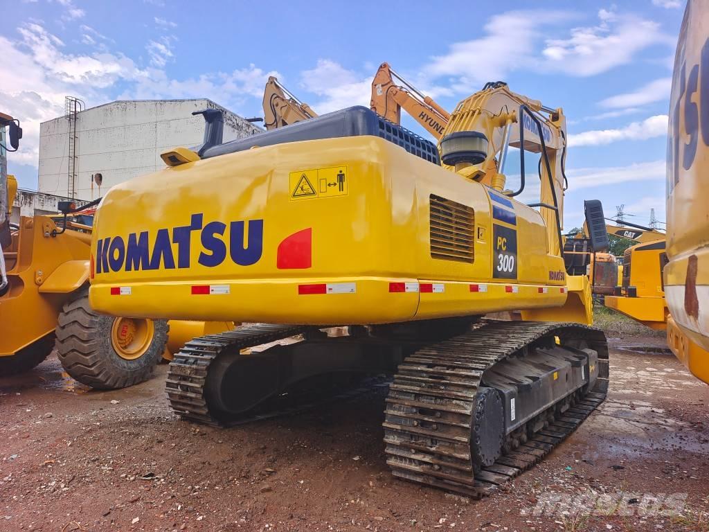 Komatsu PC 300 Gravemaskiner på larvebånd