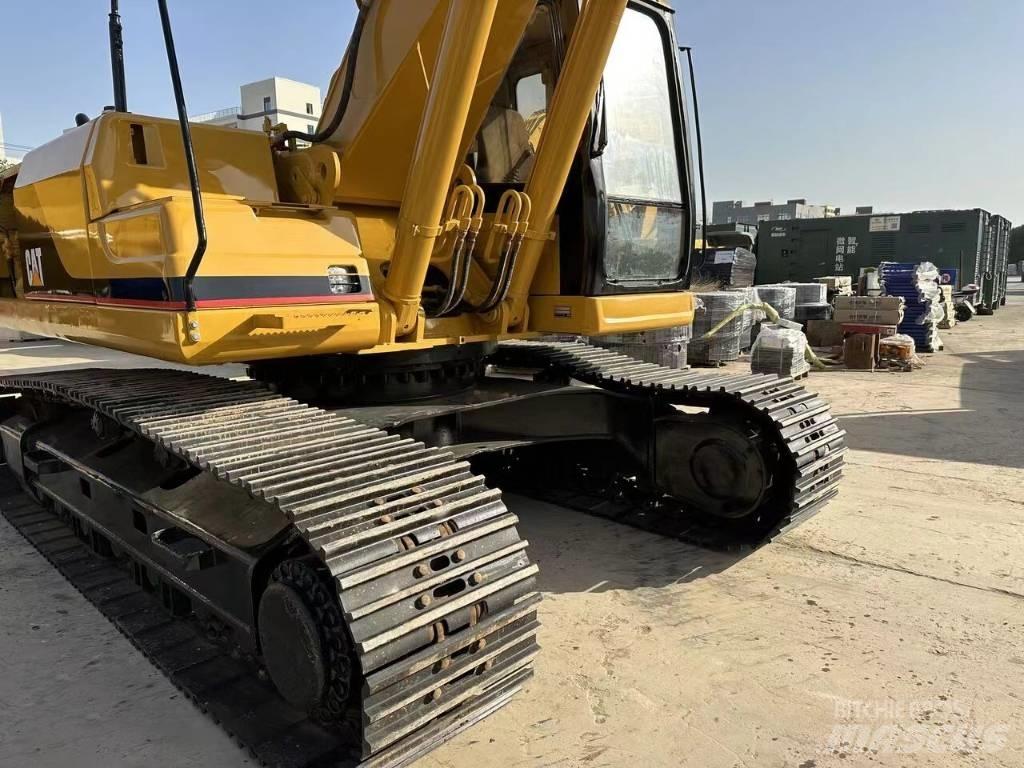 CAT 325 B L Gravemaskiner på larvebånd
