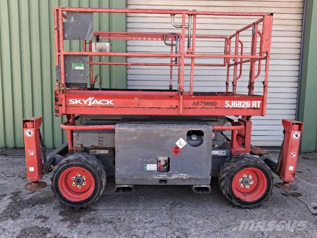 SkyJack SJ 6826 RT Saxlifte