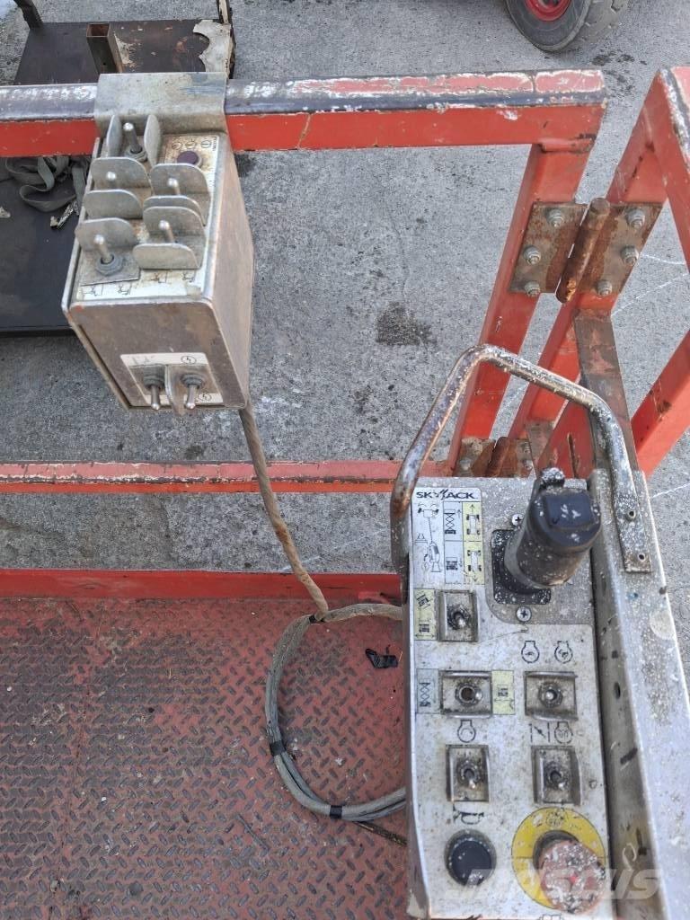 SkyJack SJ 6826 RT Saxlifte
