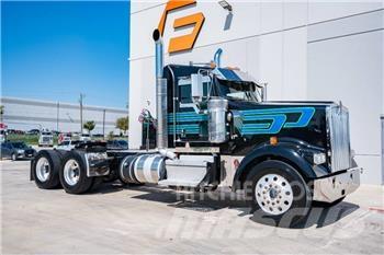 Kenworth W 900 Trækkere