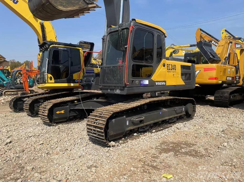 Volvo ec240 Gravemaskiner med lang gravebom