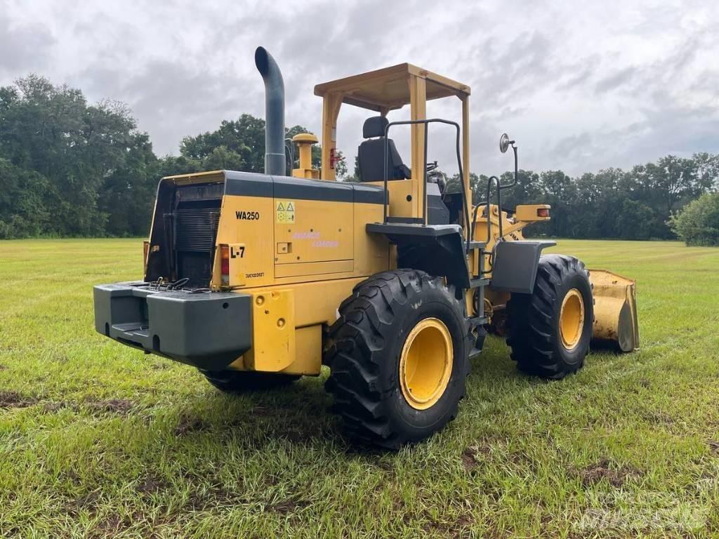 Komatsu WA 250-3L Læssemaskiner på hjul
