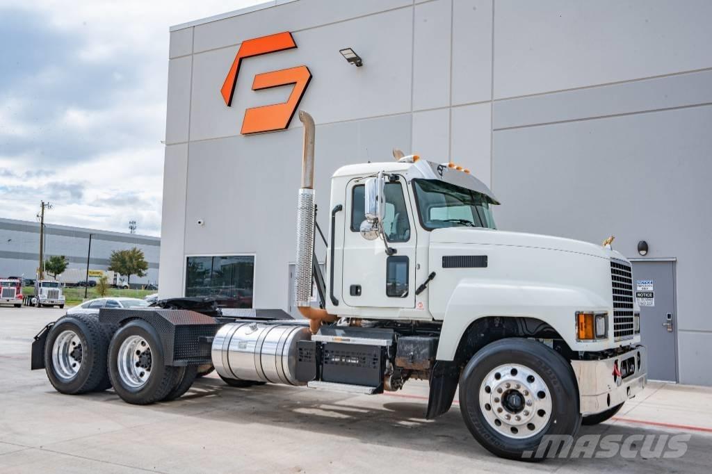 Mack Pinnacle 64T Trækkere