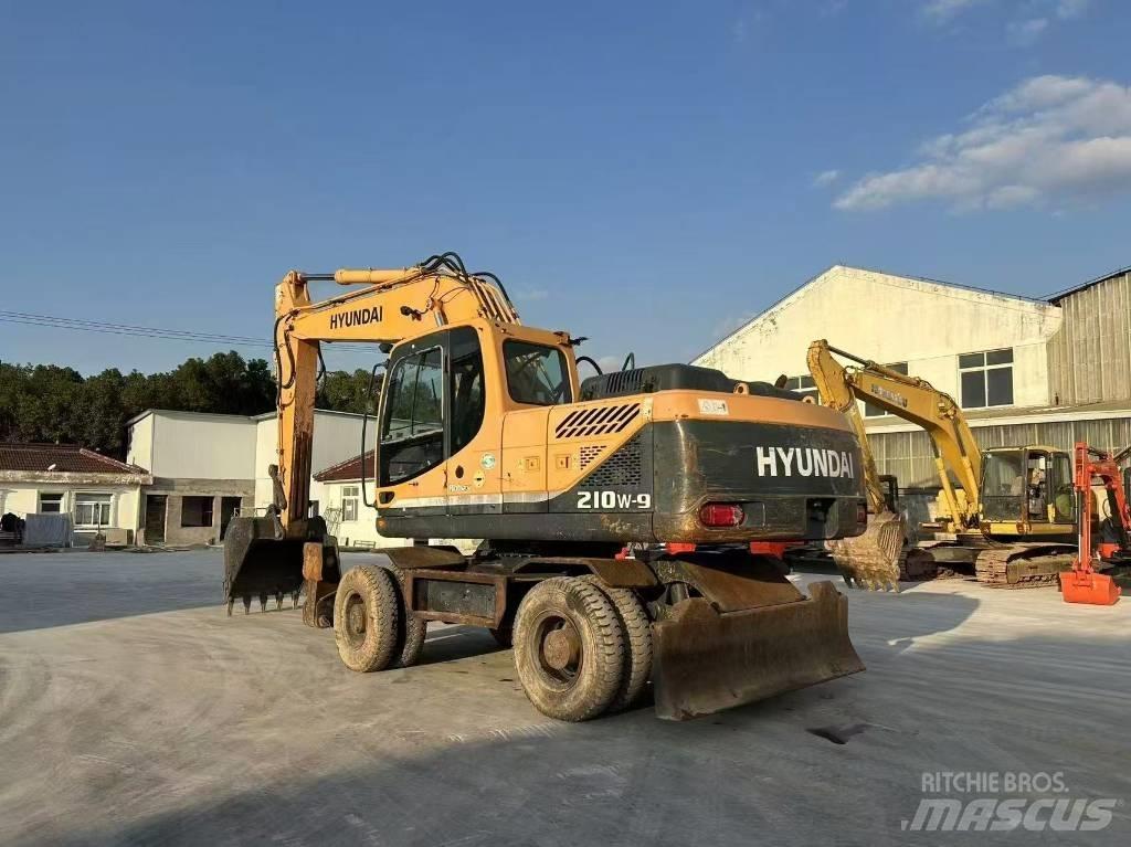 Hyundai 210W-9 Gravemaskiner på hjul