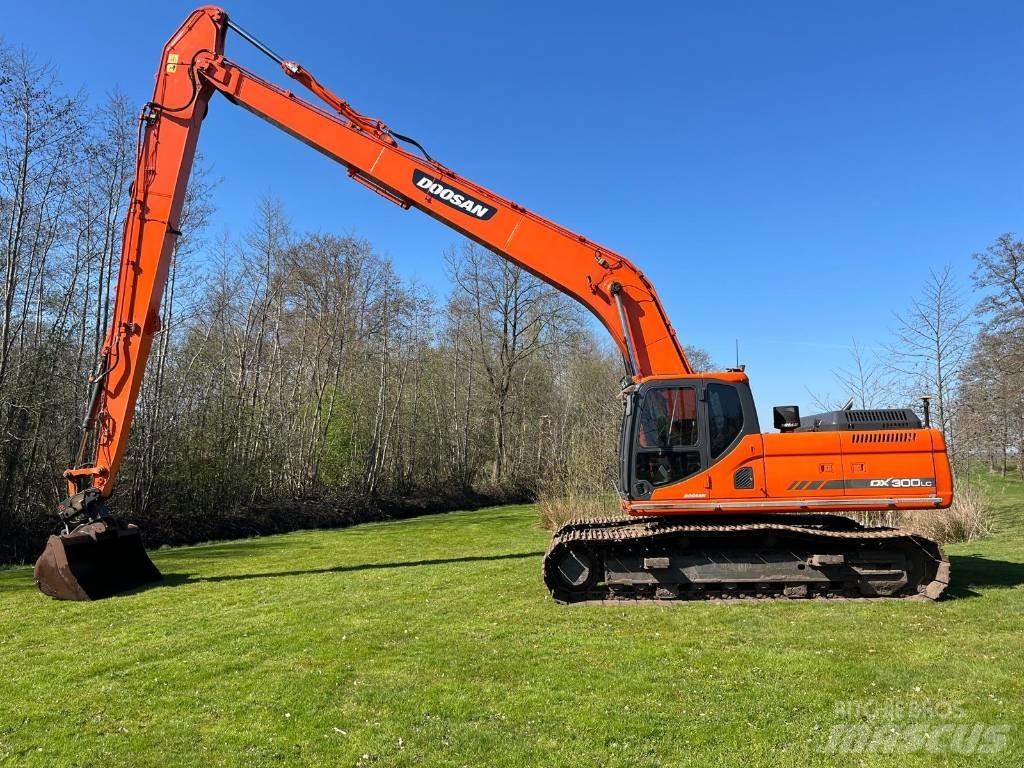 Doosan DX 300 Gravemaskiner på larvebånd
