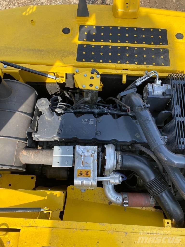 Komatsu 240LC-8 Gravemaskiner på larvebånd