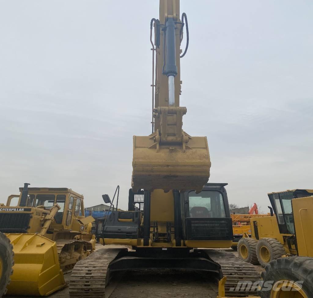 CAT 330 D L Gravemaskiner på larvebånd