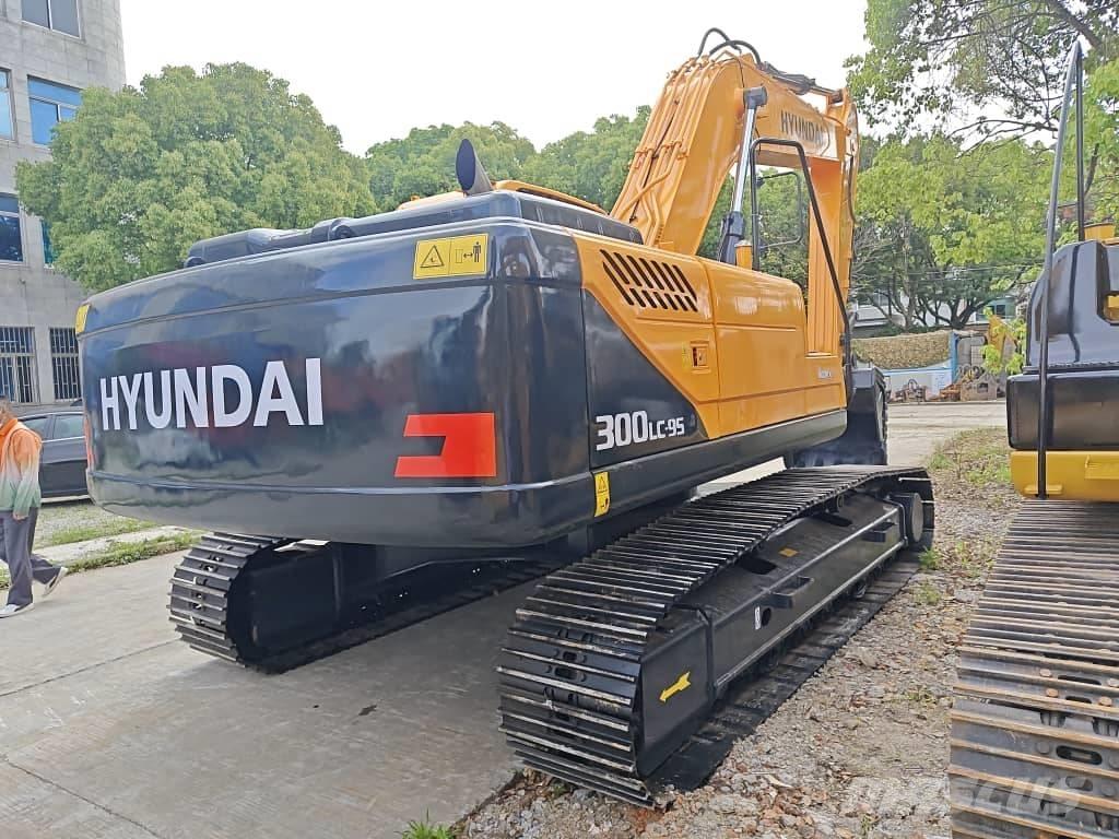 Hyundai R300LC-9S Gravemaskiner på larvebånd