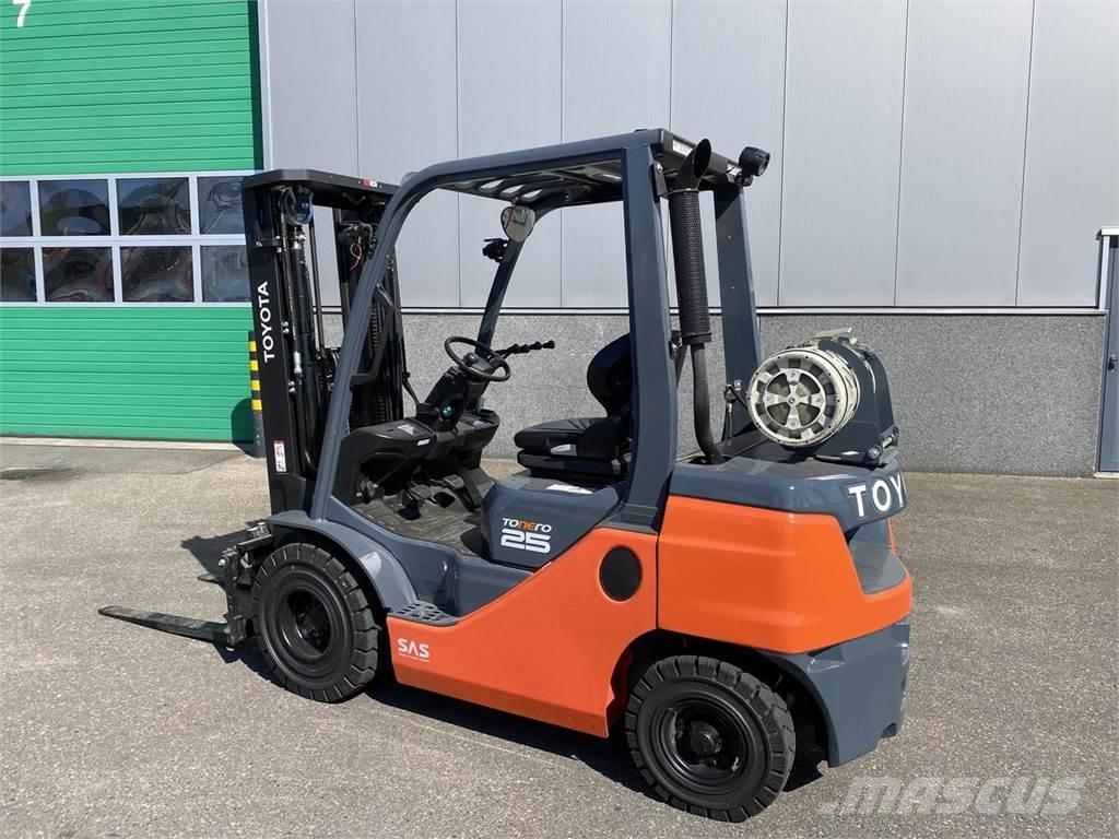 Toyota 02-8FGF25 LPG gaffeltrucks