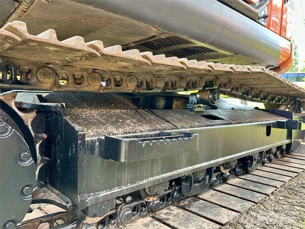 Hitachi ZX135US-7 Gravemaskiner på larvebånd