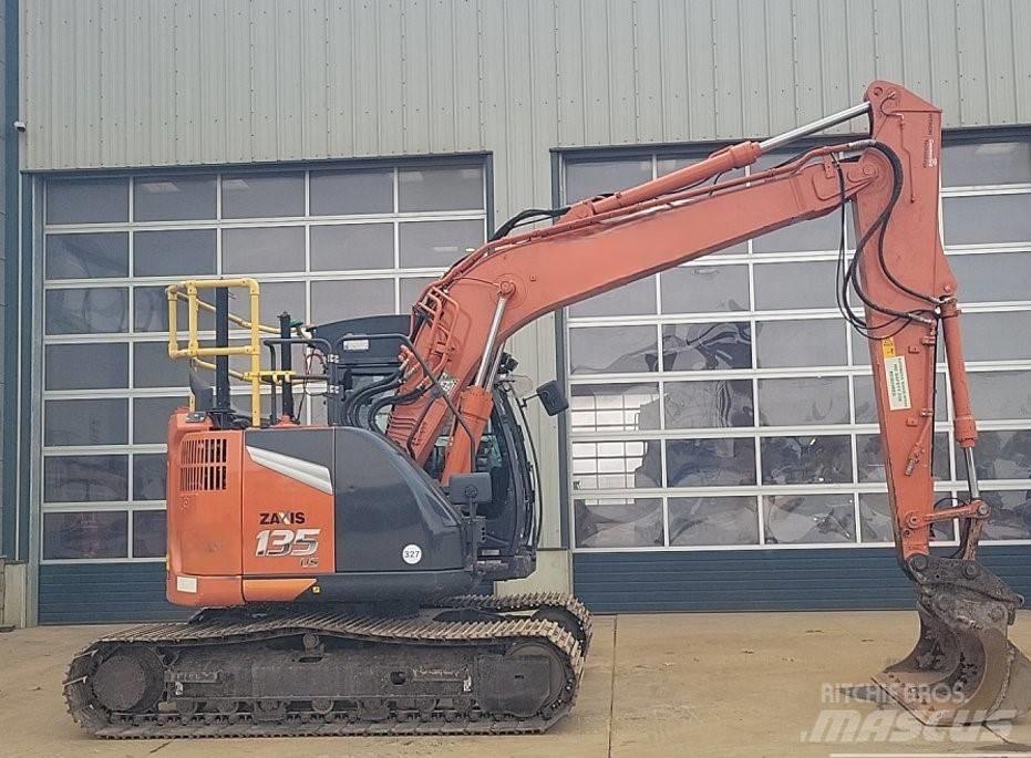 Hitachi ZX135US-7 Gravemaskiner på larvebånd
