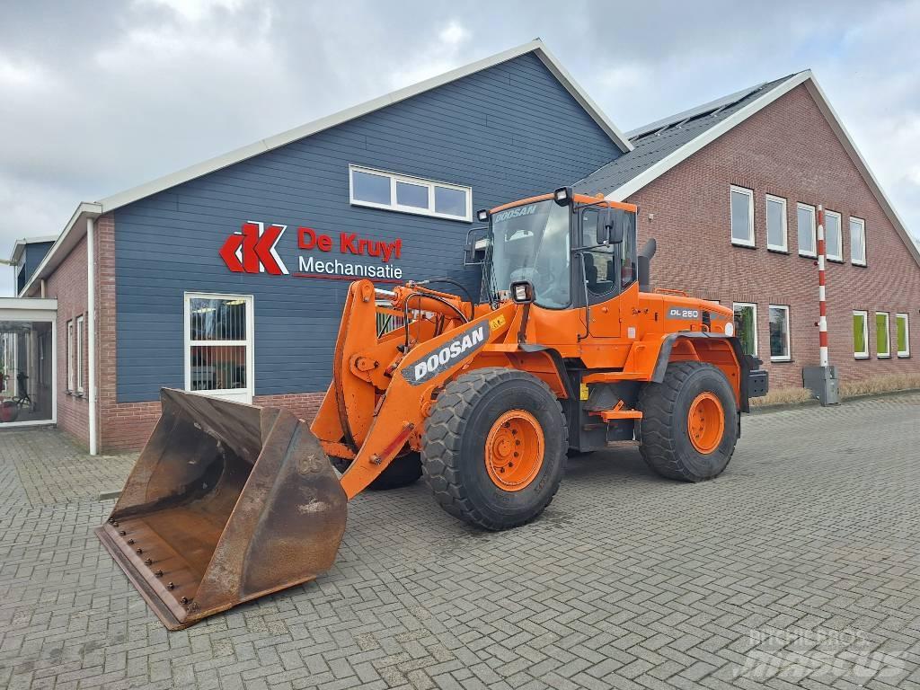 Doosan DL250 Læssemaskiner på hjul