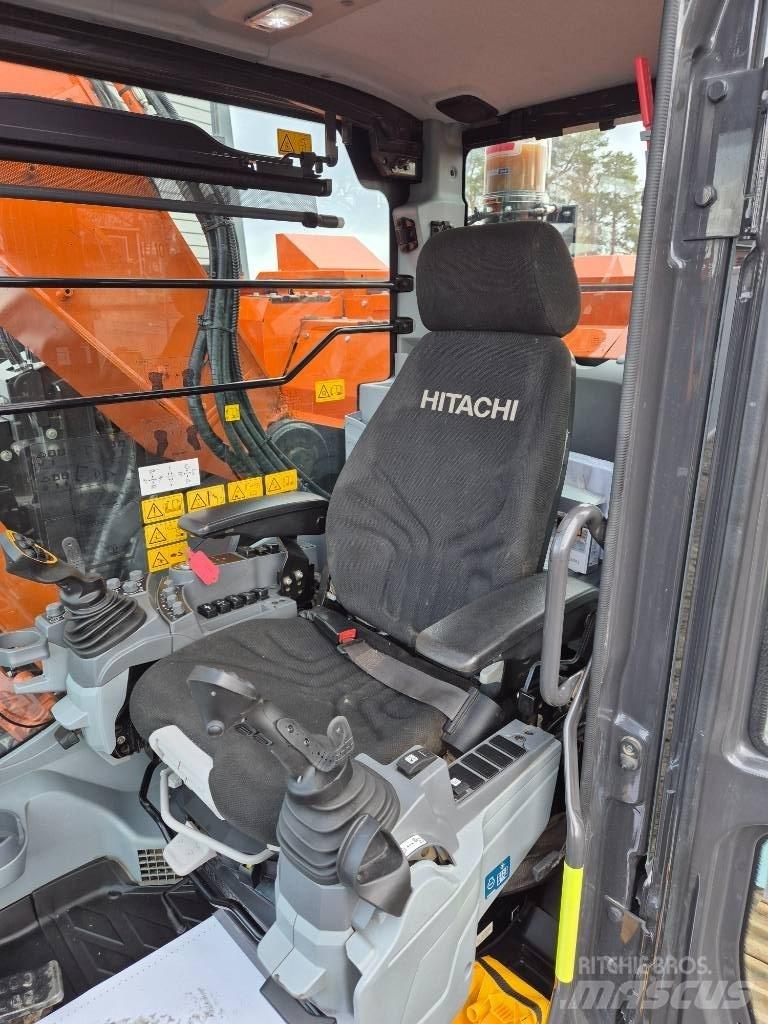 Hitachi ZX 135 US -7 Gravemaskiner på larvebånd